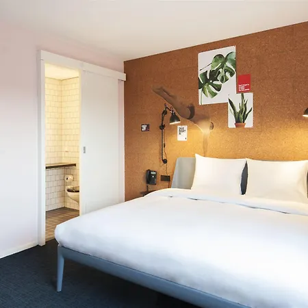 Hotel Conscious The Tire Station Ámsterdam