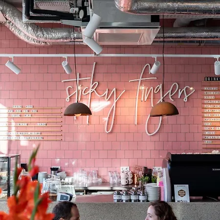 Conscious The Tire Station ホテル