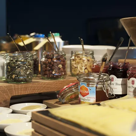 ホテル Conscious The Tire Station アムステルダム