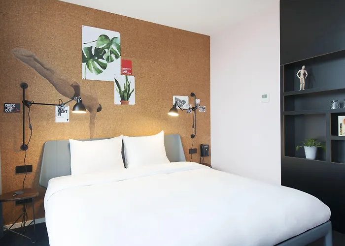 Hotel Conscious The Tire Station Amsterdam