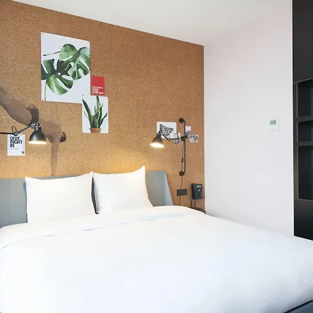 Hotel Conscious The Tire Station Amsterdam